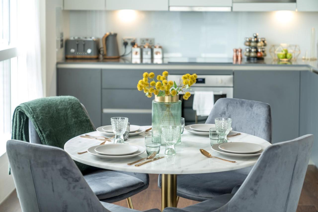 Luxurious Spacious 2Bed Suites Skyline River Views By Canary Wharf ลอนดอน ภายนอก รูปภาพ