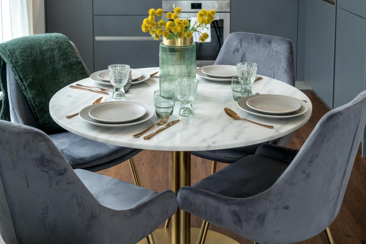 Luxurious Spacious 2Bed Suites Skyline River Views By Canary Wharf ลอนดอน ภายนอก รูปภาพ